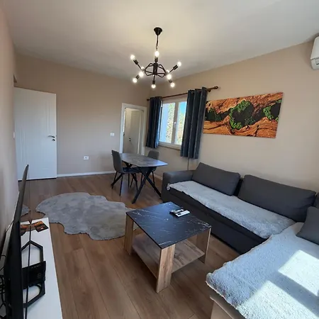 Luxury House 公寓 地拉那