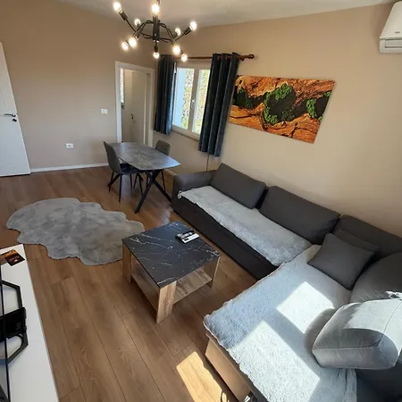 Luxury House 公寓 *